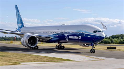 777x vs 777 300er.